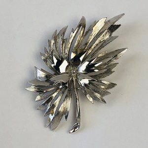 Vintage Monet Silver Filigree Leaf Stem Brooch Pin Antique Intertwined Metal